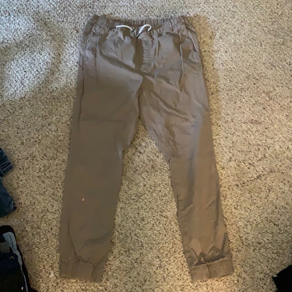 Tan Men’s Khakis from h&m - Picture 1 of 2